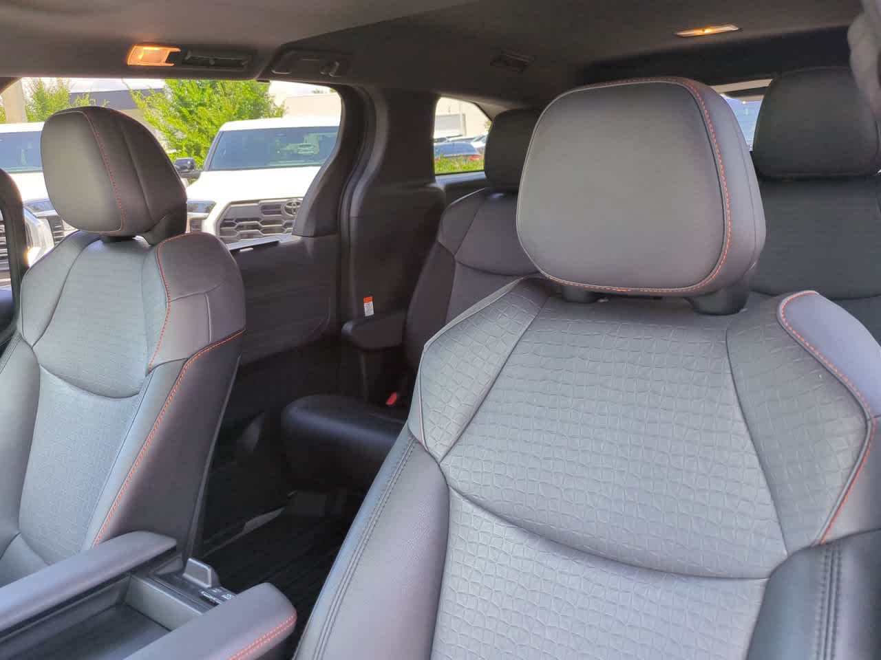 Thumbnail: 2021 Toyota Sienna - 8