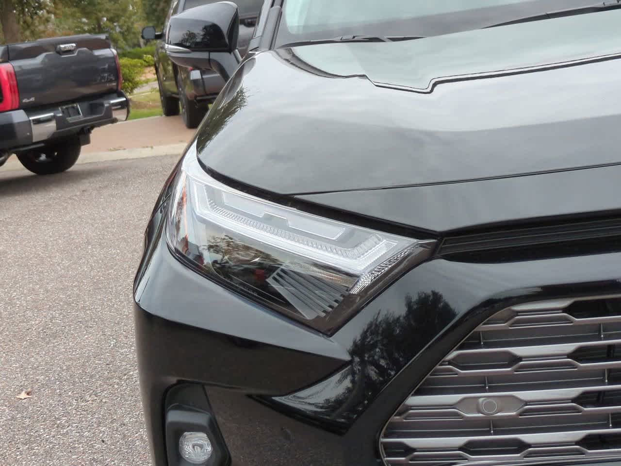 Thumbnail: 2025 Toyota RAV4 - 10