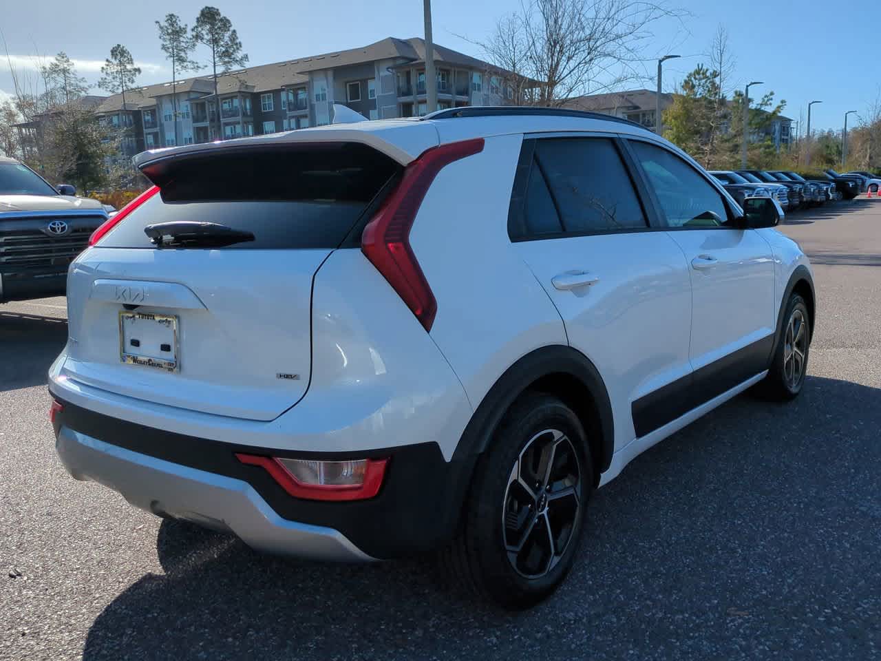 Thumbnail: 2023 Kia Niro - 6