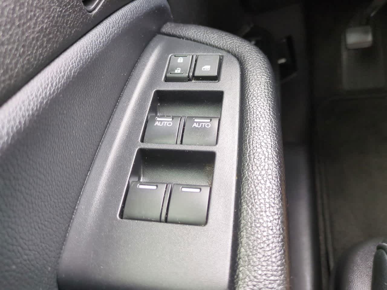 Thumbnail: 2017 Honda Pilot - 25