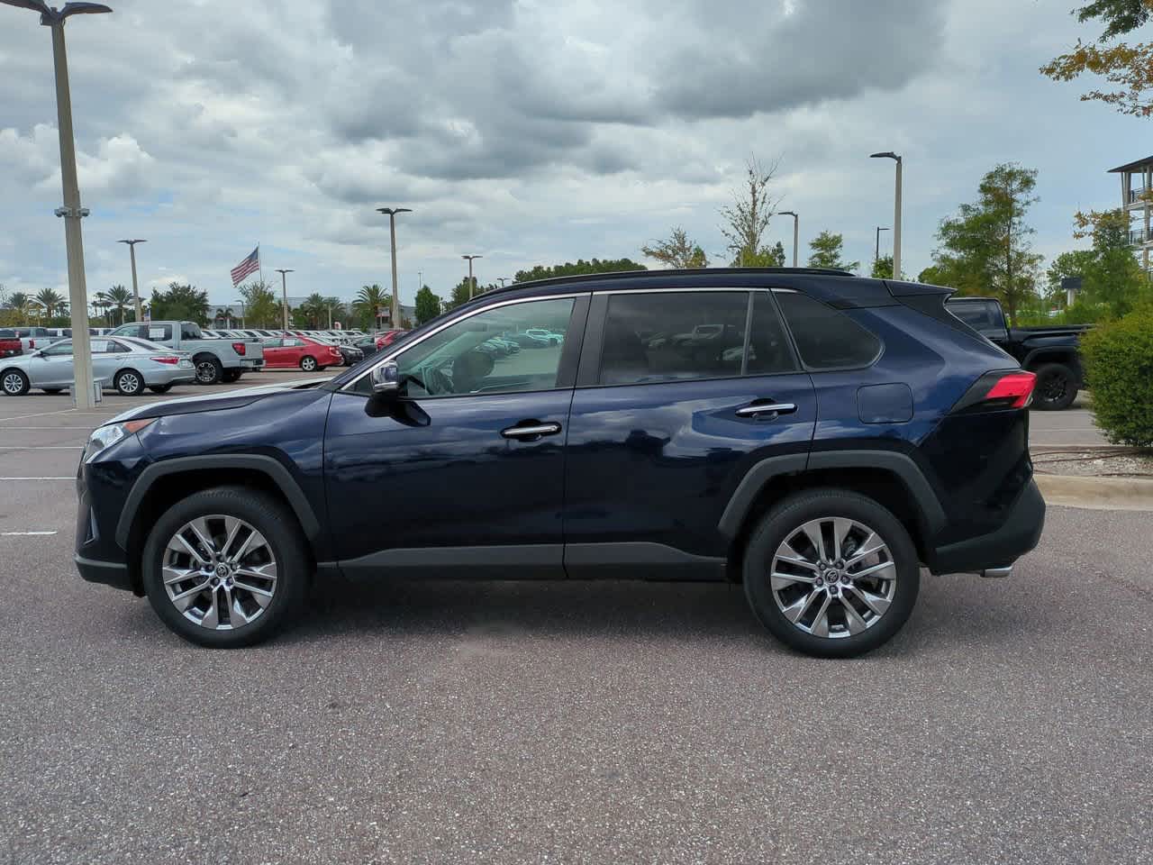 Thumbnail: 2021 Toyota RAV4 - 3