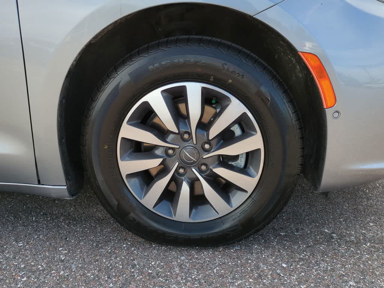 Thumbnail: 2021 Chrysler Pacifica - 11