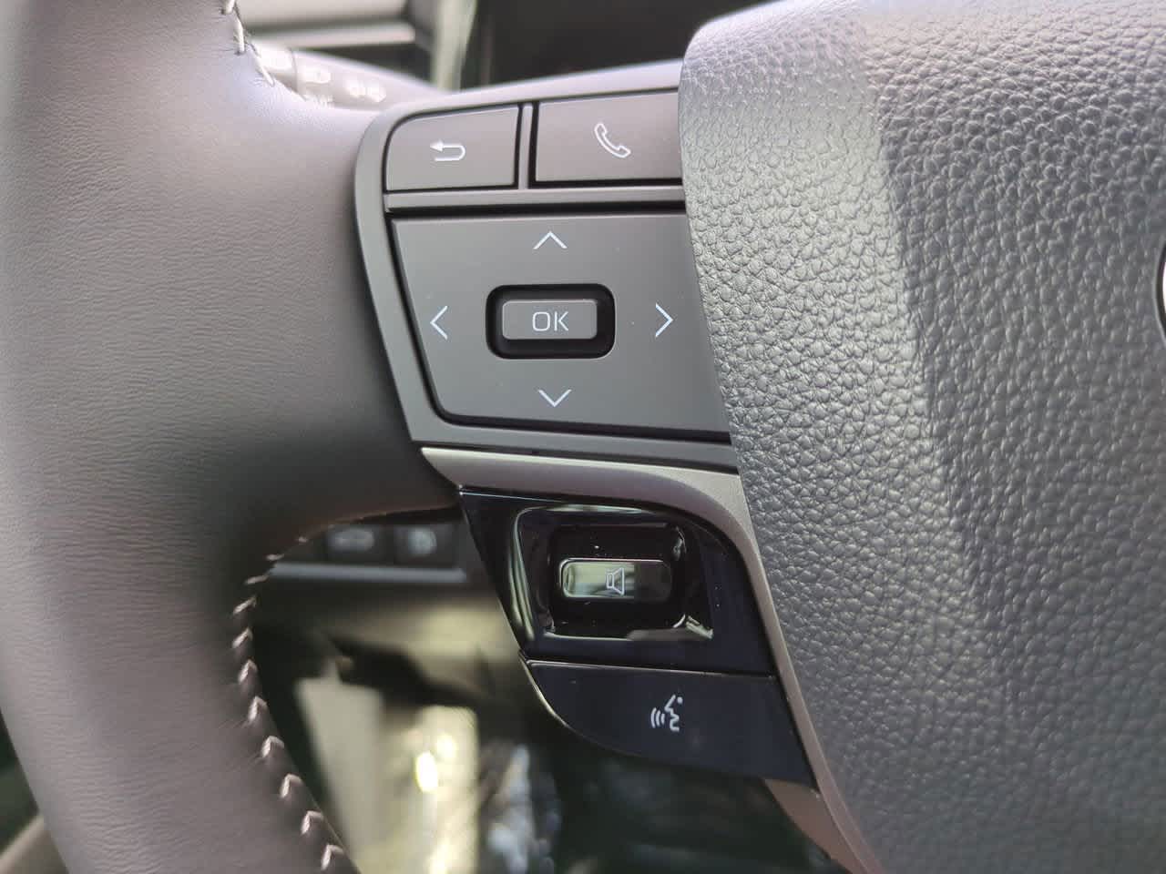 Thumbnail: 2025 Toyota Camry - 22