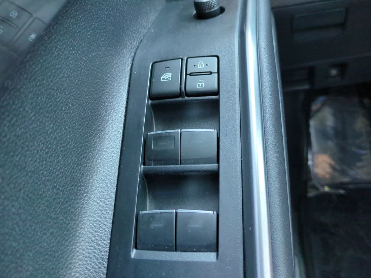 Thumbnail: 2022 Toyota Highlander - 24