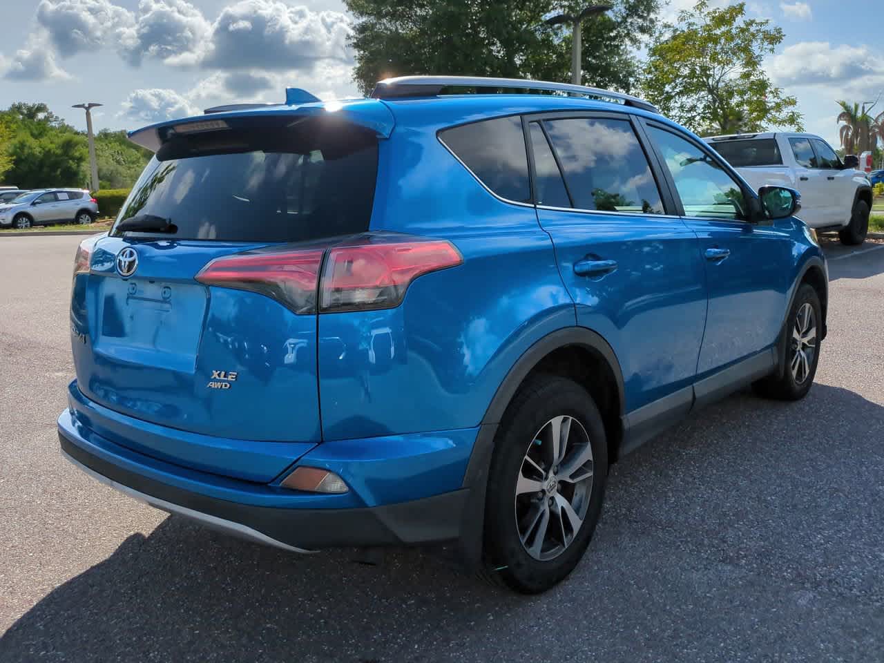 Thumbnail: 2018 Toyota RAV4 - 6