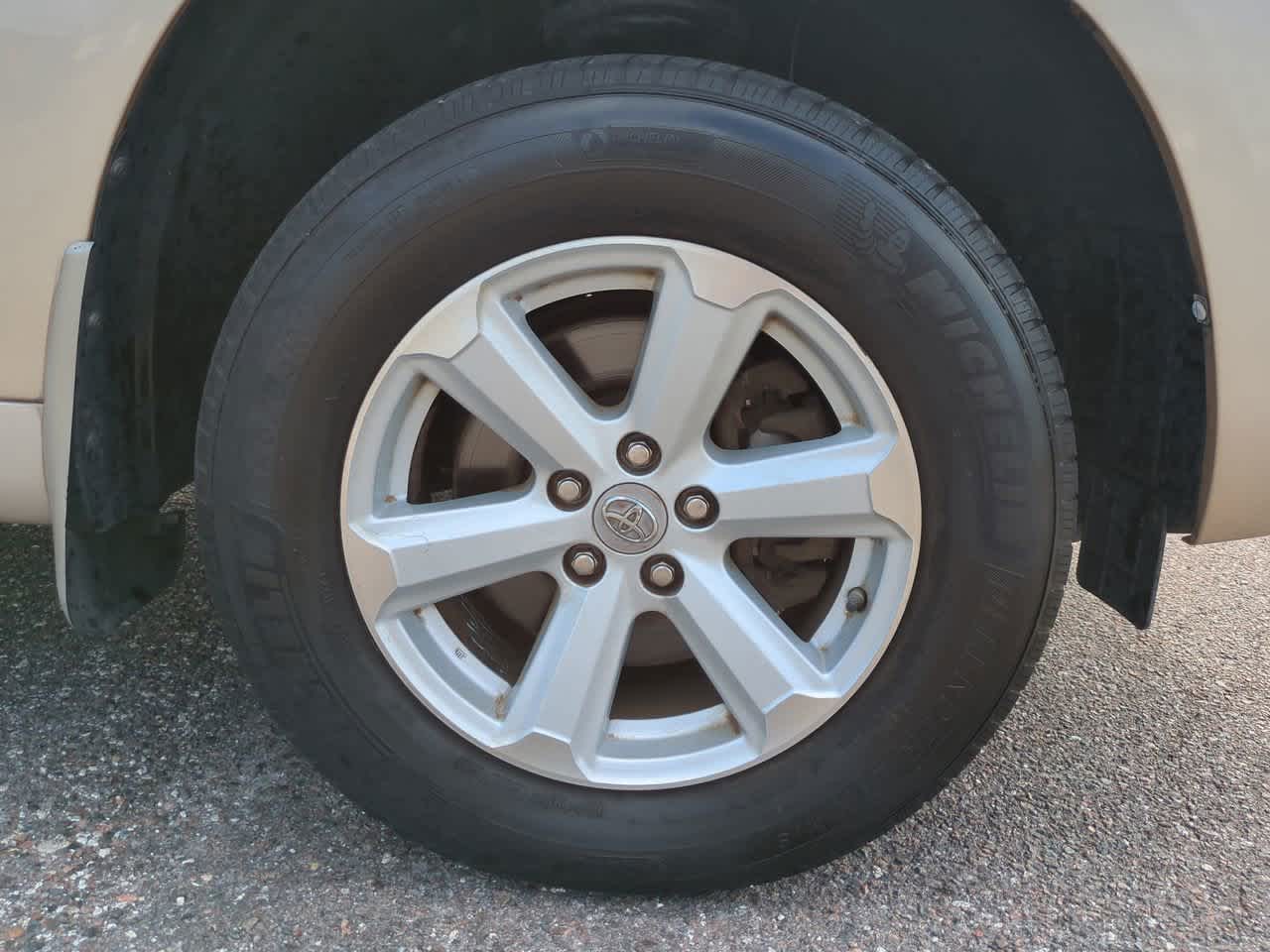 Thumbnail: 2010 Toyota Highlander - 11