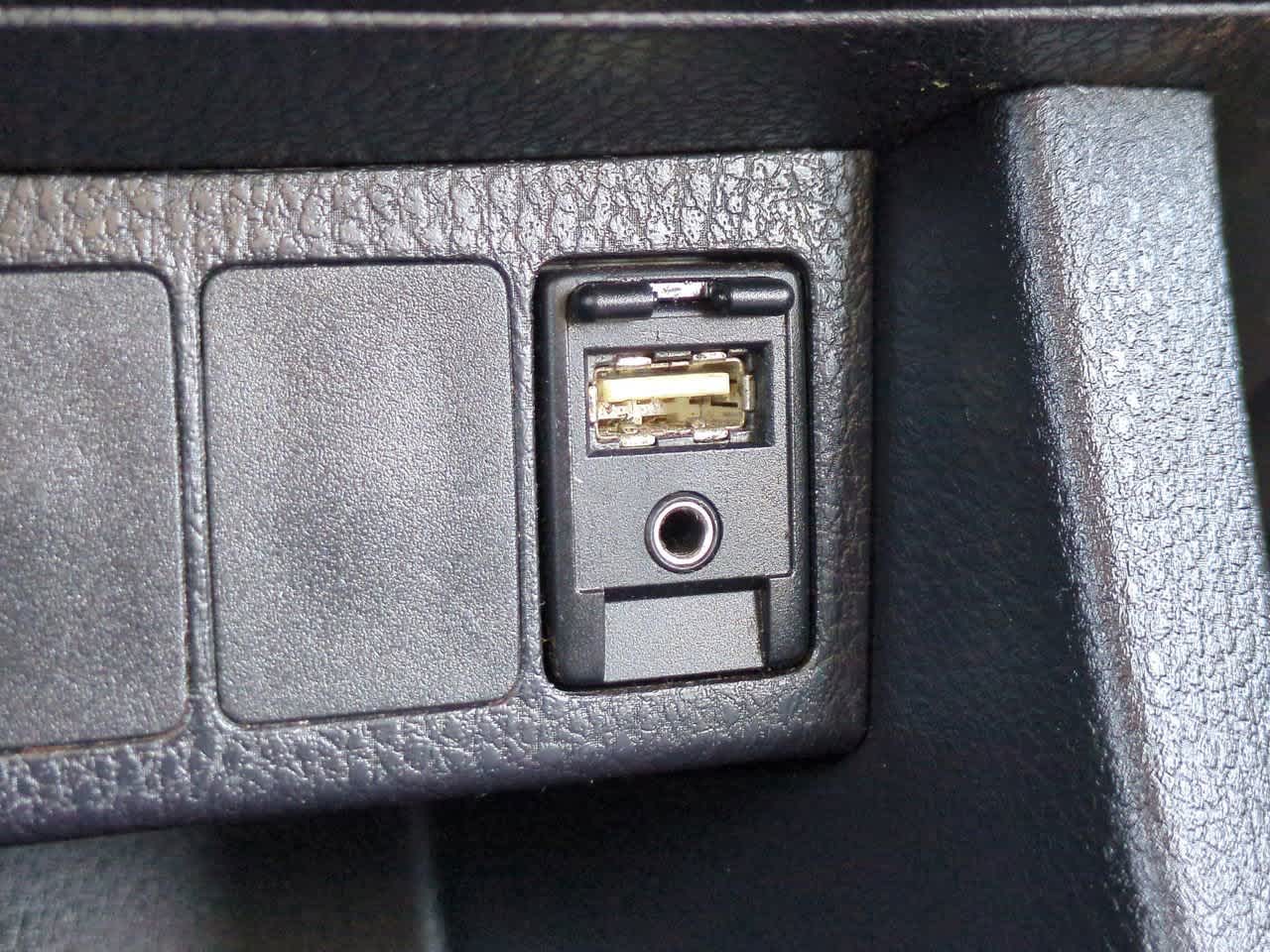 Thumbnail: 2015 Toyota Corolla - 19