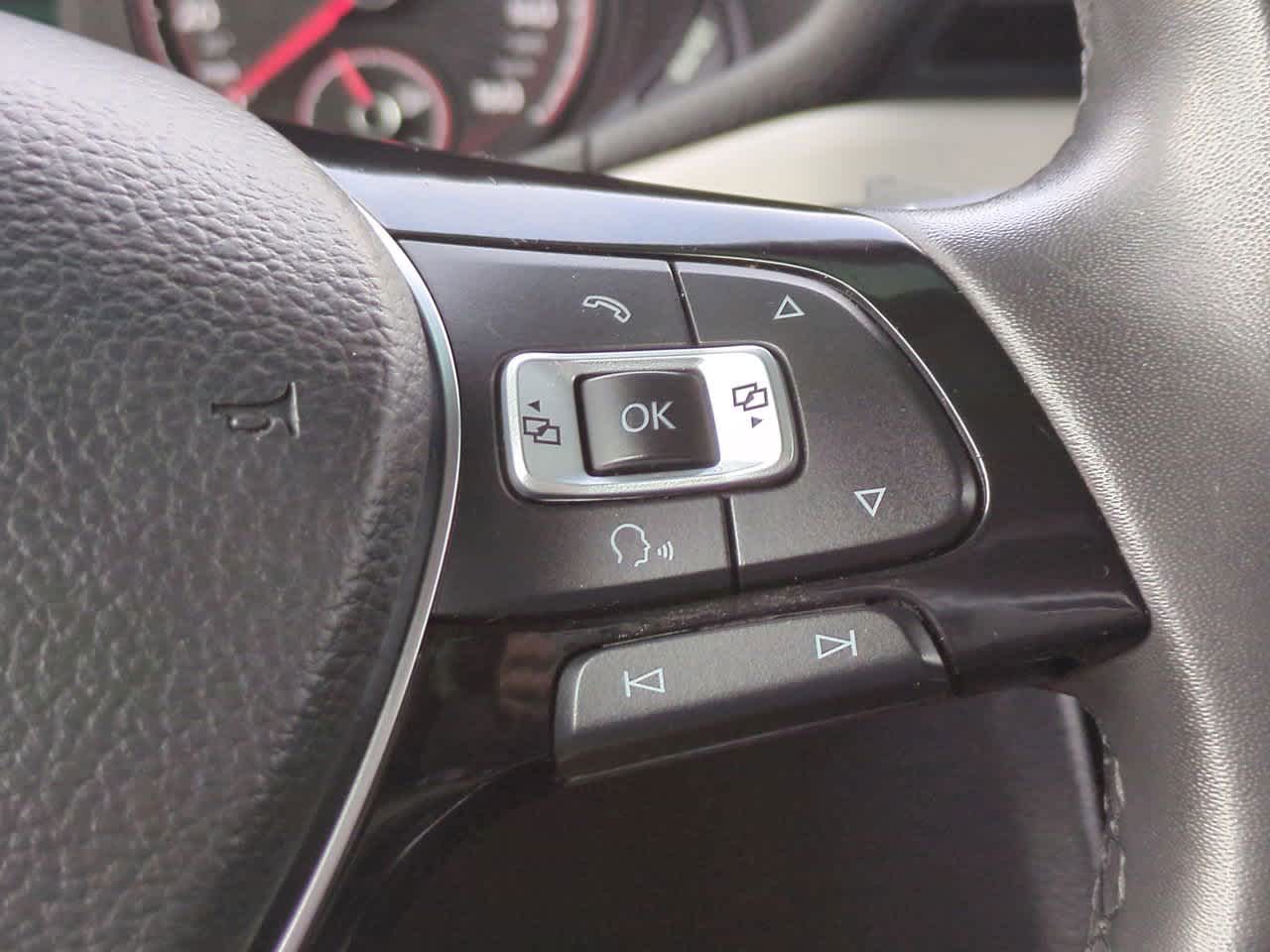 Thumbnail: 2022 Volkswagen Passat - 25