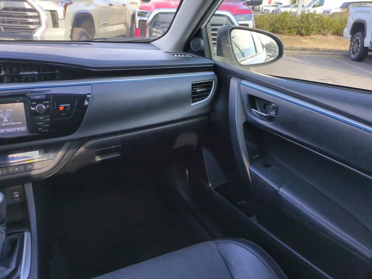 Thumbnail: 2015 Toyota Corolla - 16