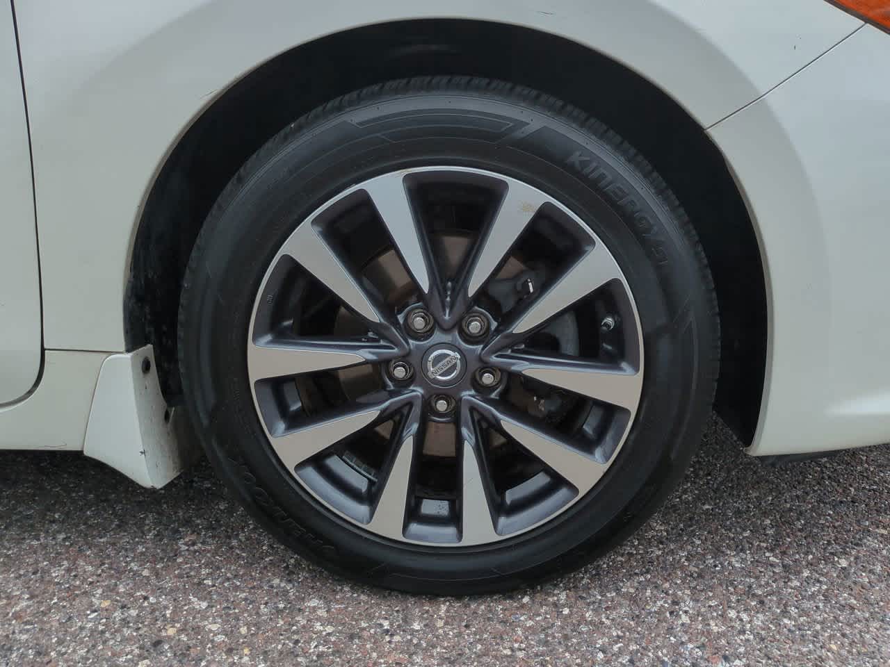 Thumbnail: 2016 Nissan Altima - 11
