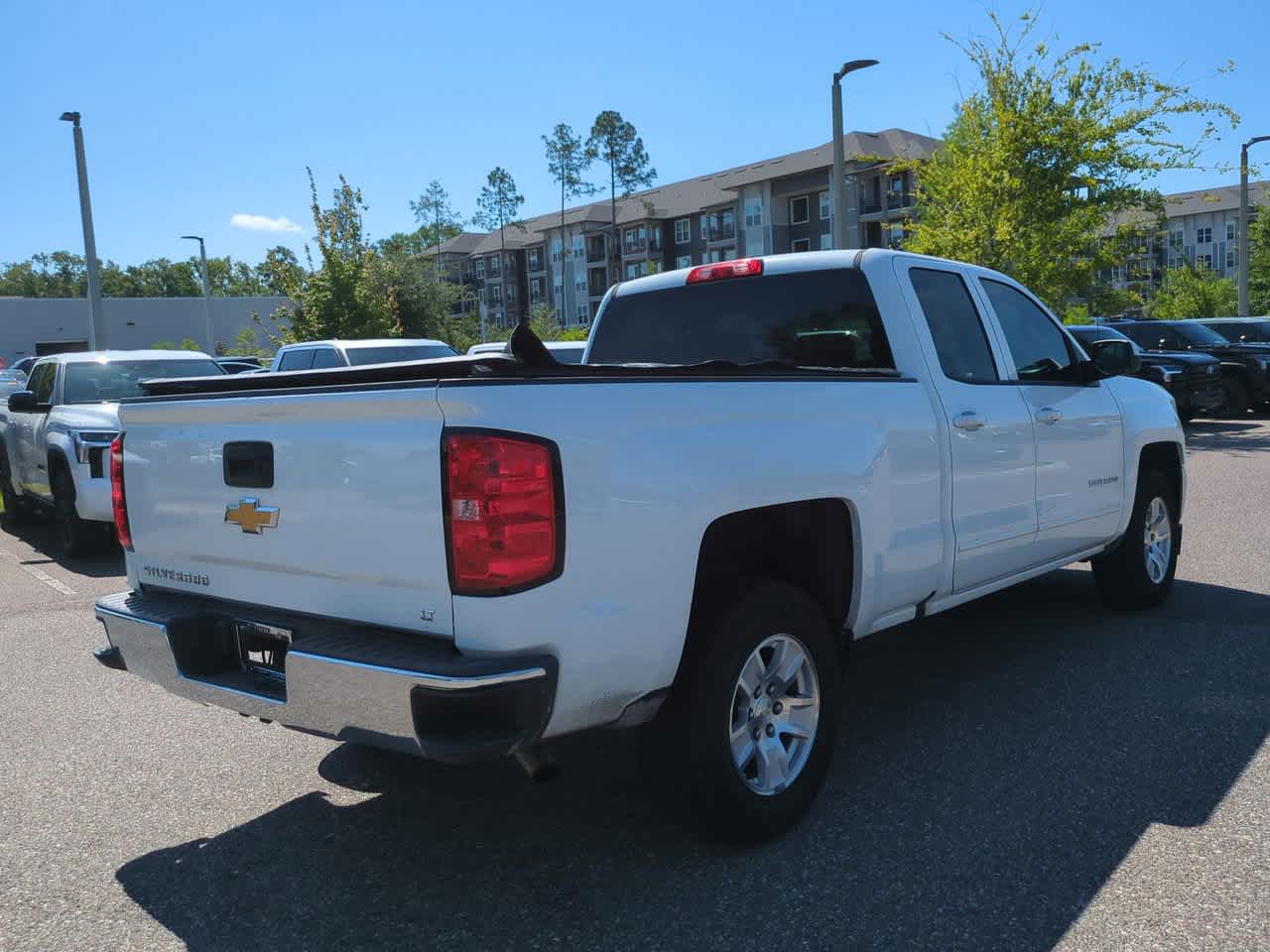 Thumbnail: 2018 Chevrolet Silverado 1500 - 6