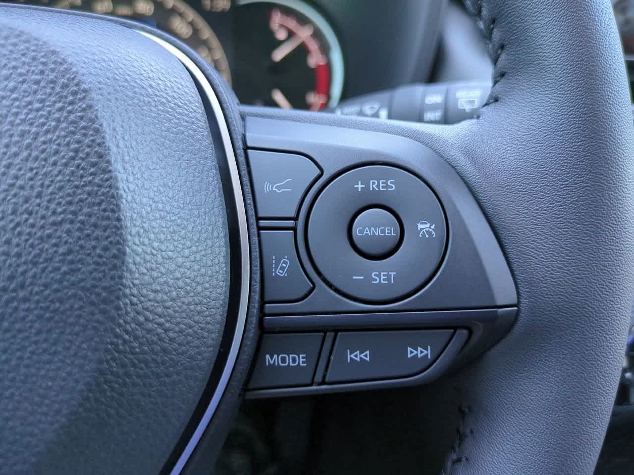 Thumbnail: 2025 Toyota RAV4 - 25