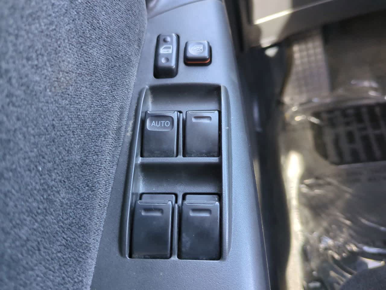 Thumbnail: 2004 Toyota Corolla - 19