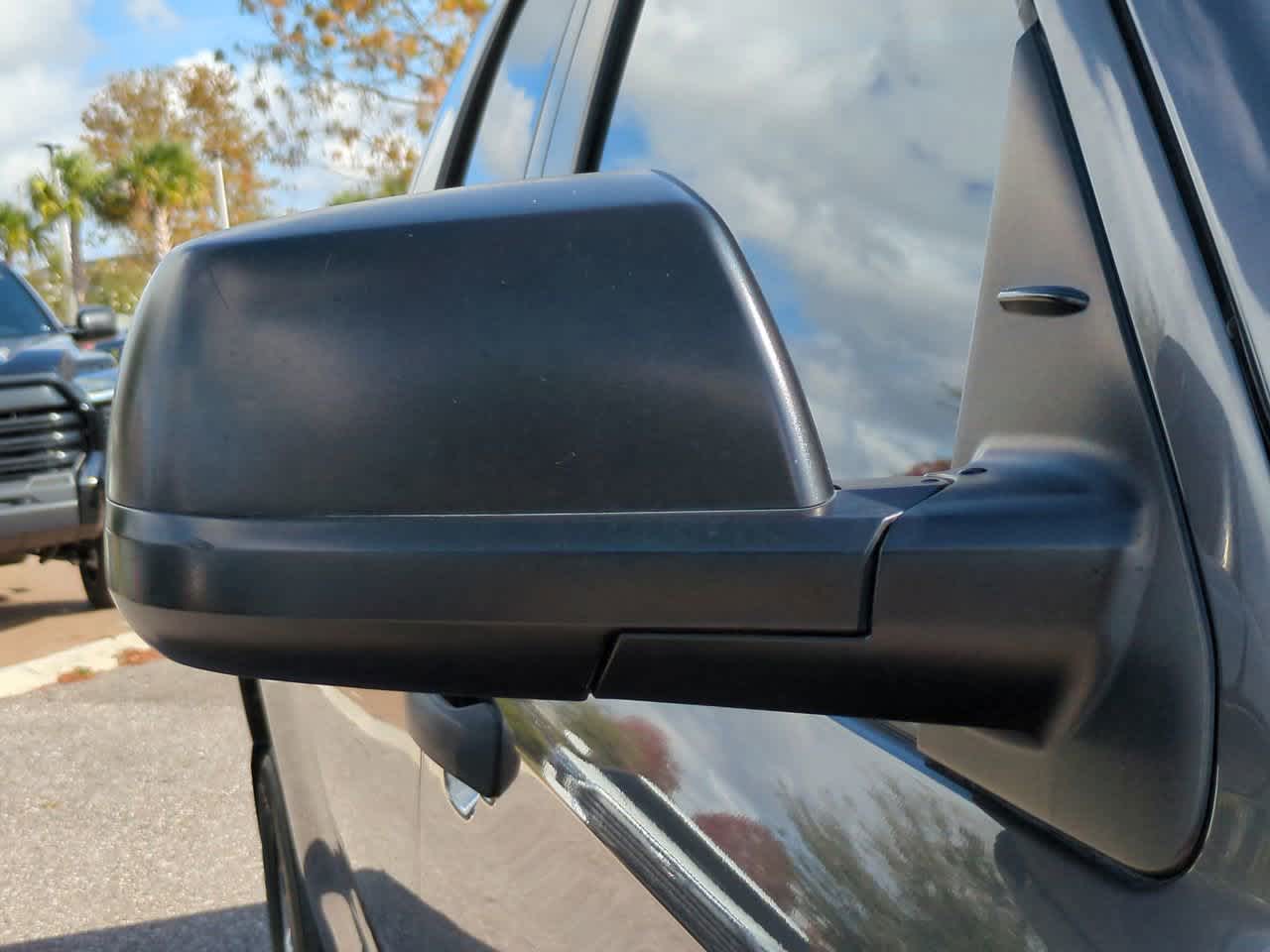 Thumbnail: 2015 Toyota Tundra - 12