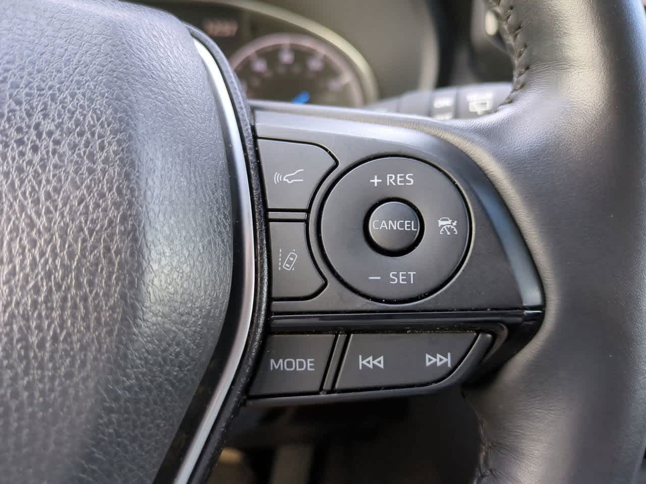 Thumbnail: 2021 Toyota Venza - 24