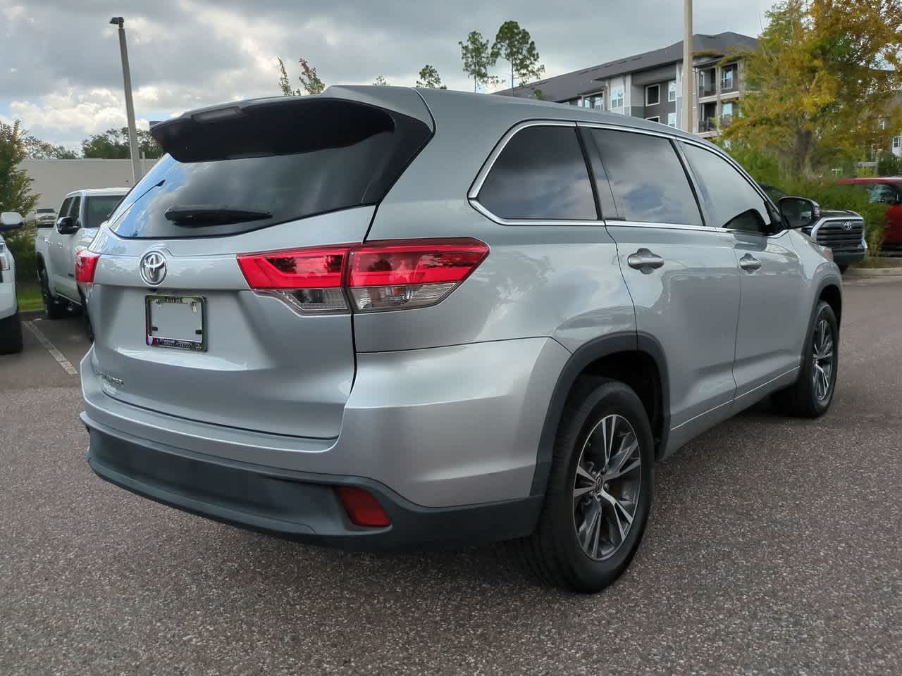 Thumbnail: 2017 Toyota Highlander - 6