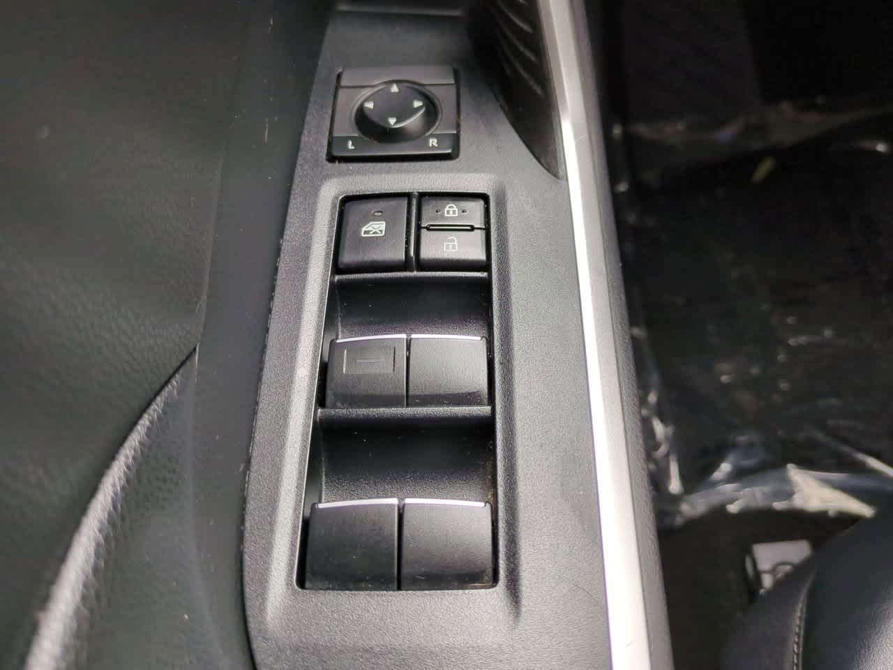 Thumbnail: 2020 Toyota RAV4 - 22
