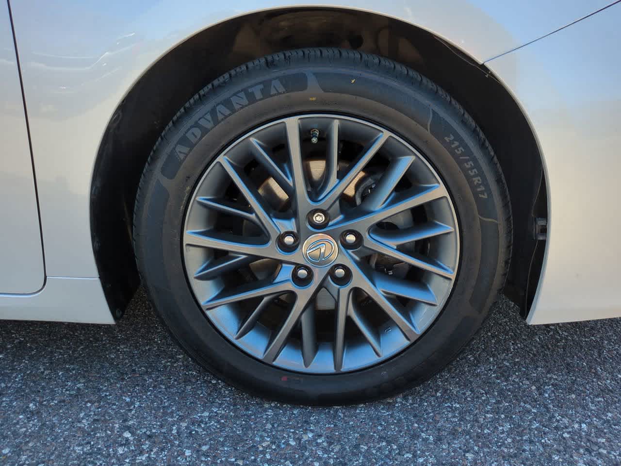 Thumbnail: 2018 Lexus ES - 11