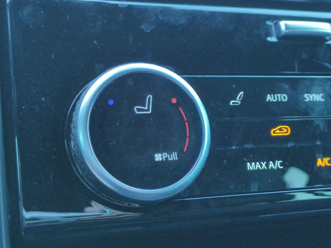 Thumbnail: 2021 Land Rover Discovery - 23