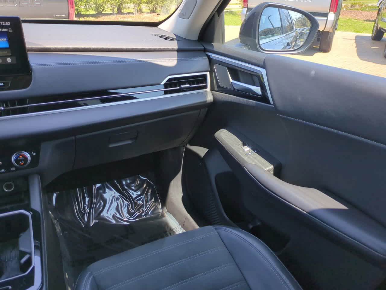 Thumbnail: 2025 Mitsubishi Outlander - 17