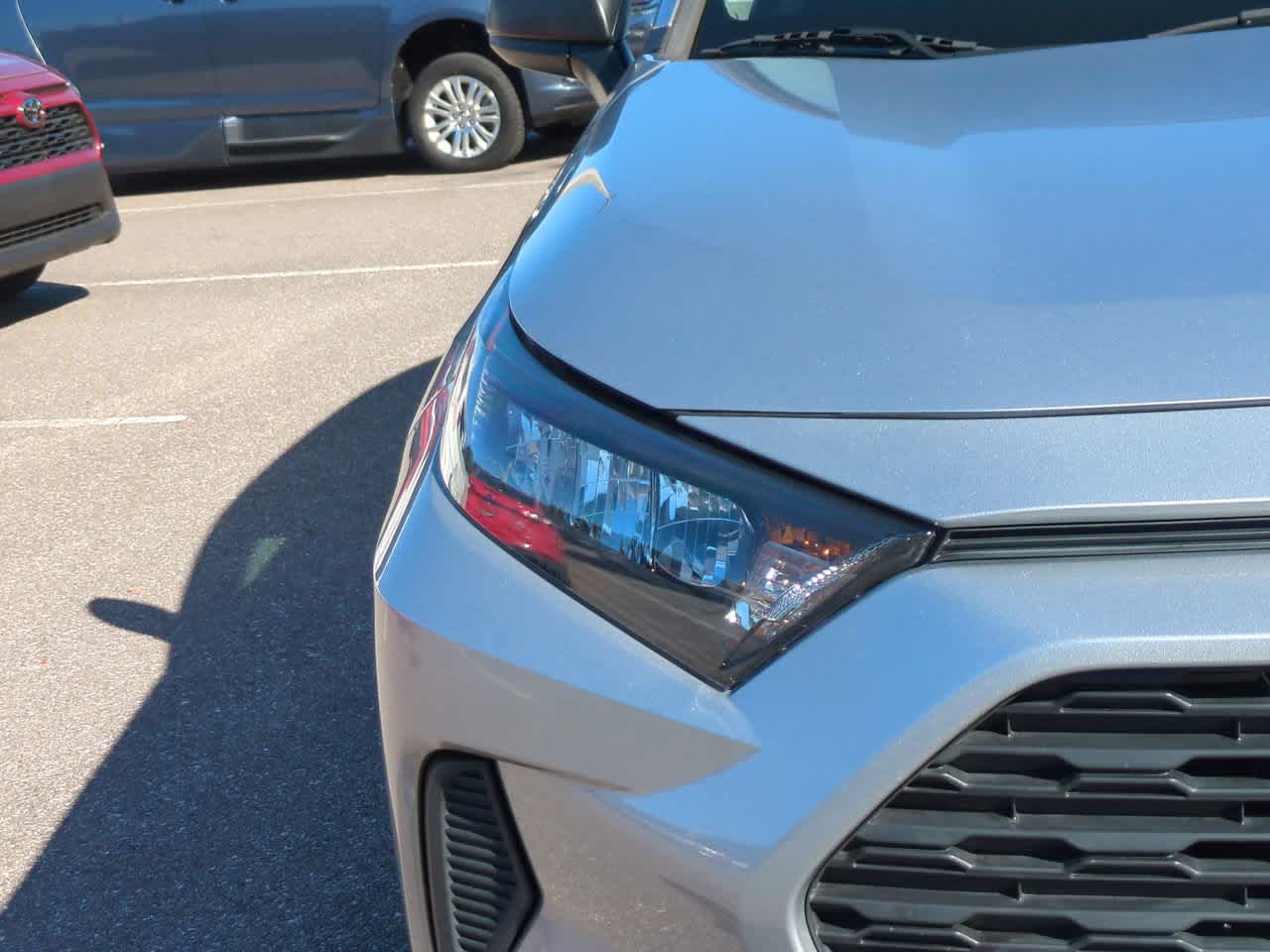 Thumbnail: 2022 Toyota RAV4 - 10