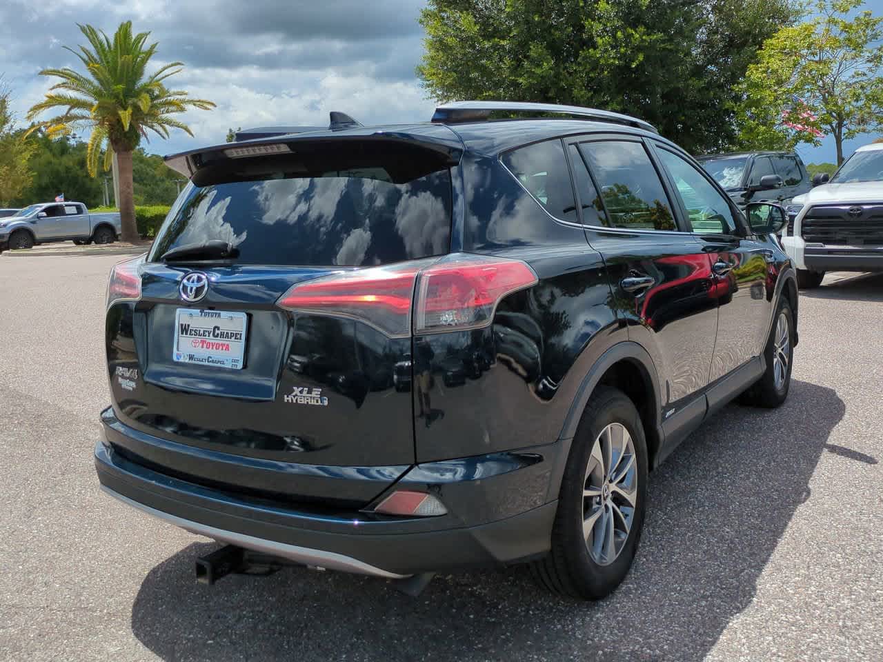 Thumbnail: 2017 Toyota RAV4 - 6