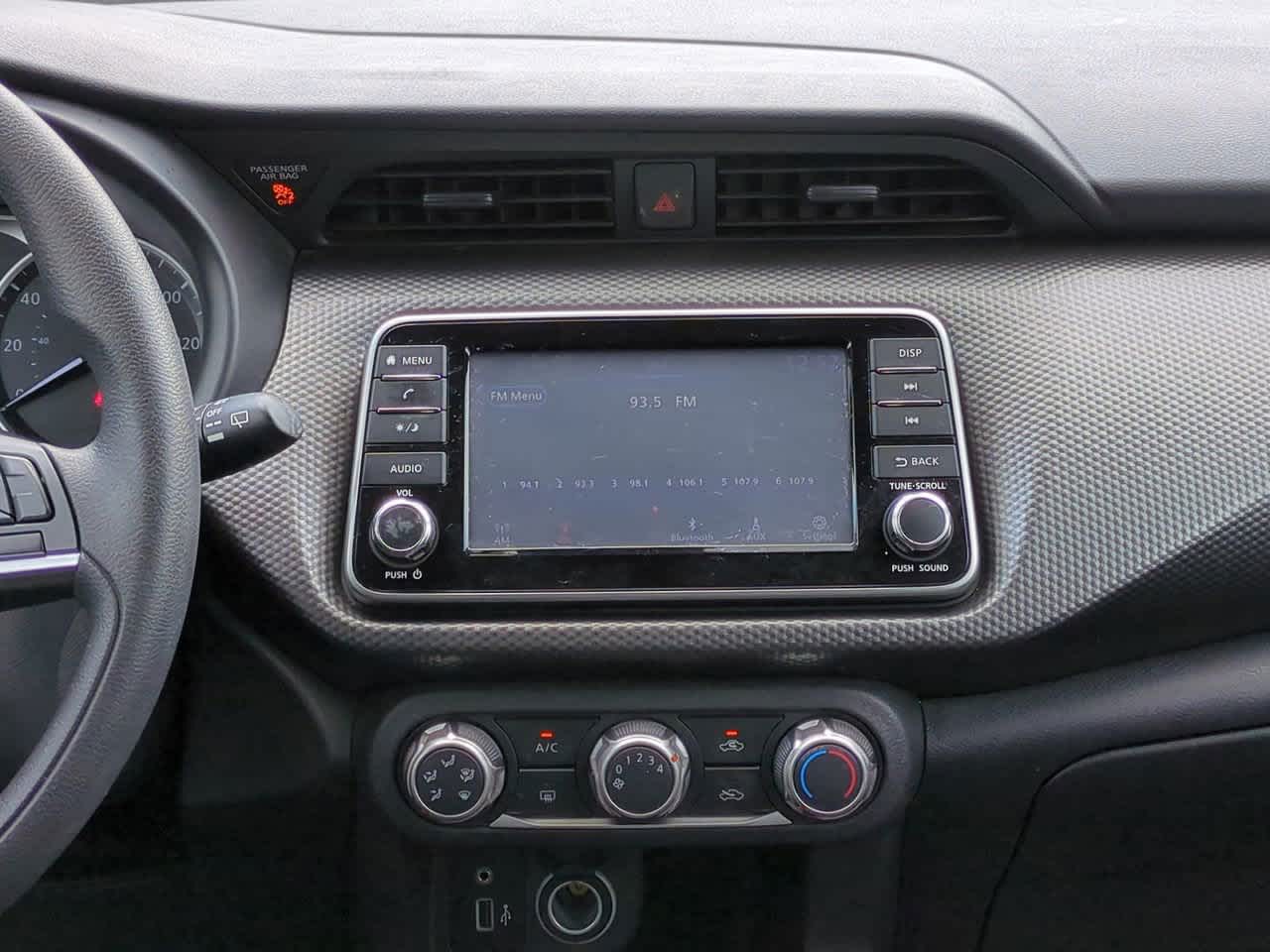 2020 Nissan Kicks S 17