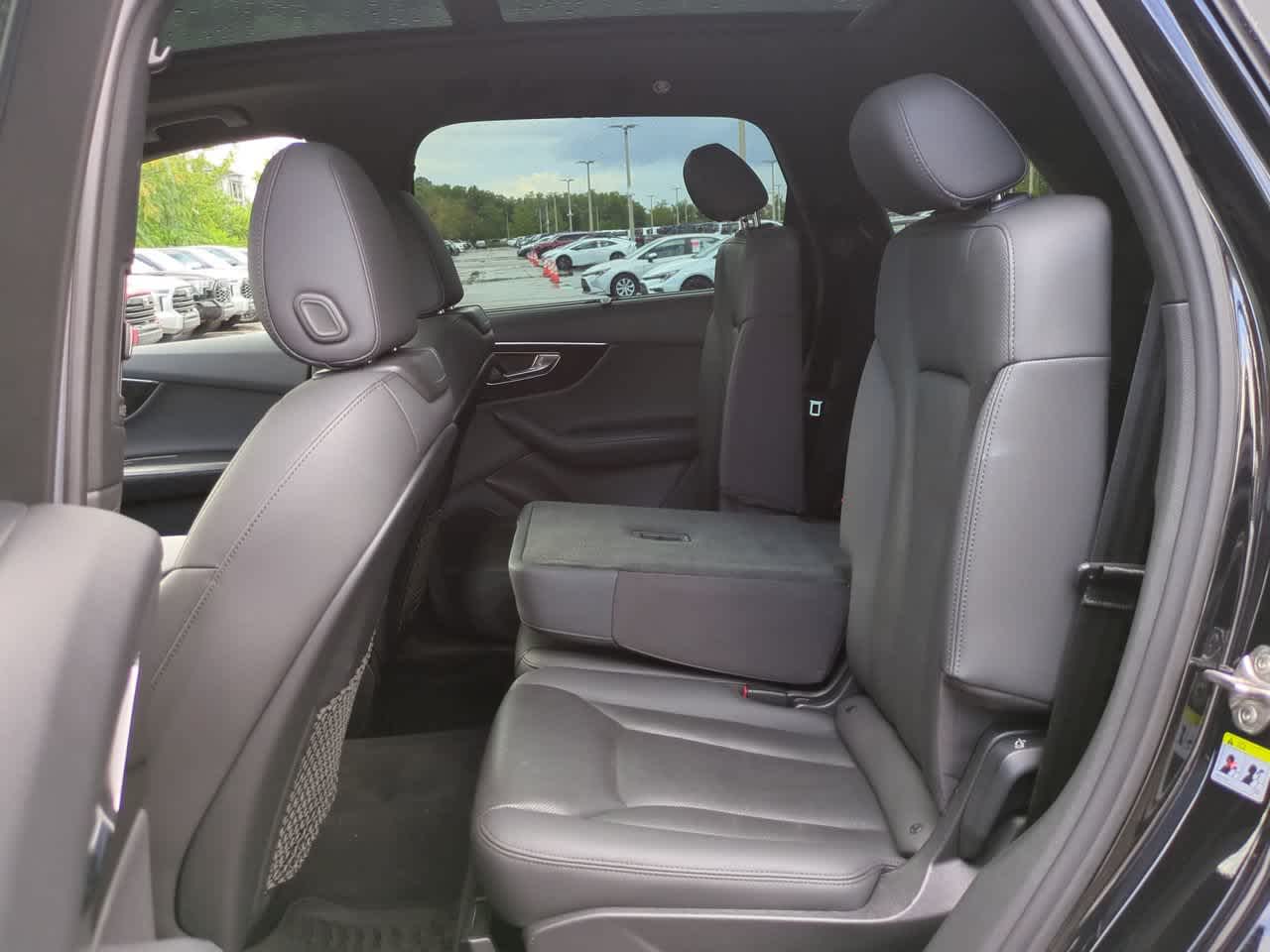 Thumbnail: 2021 Audi Q7 - 14