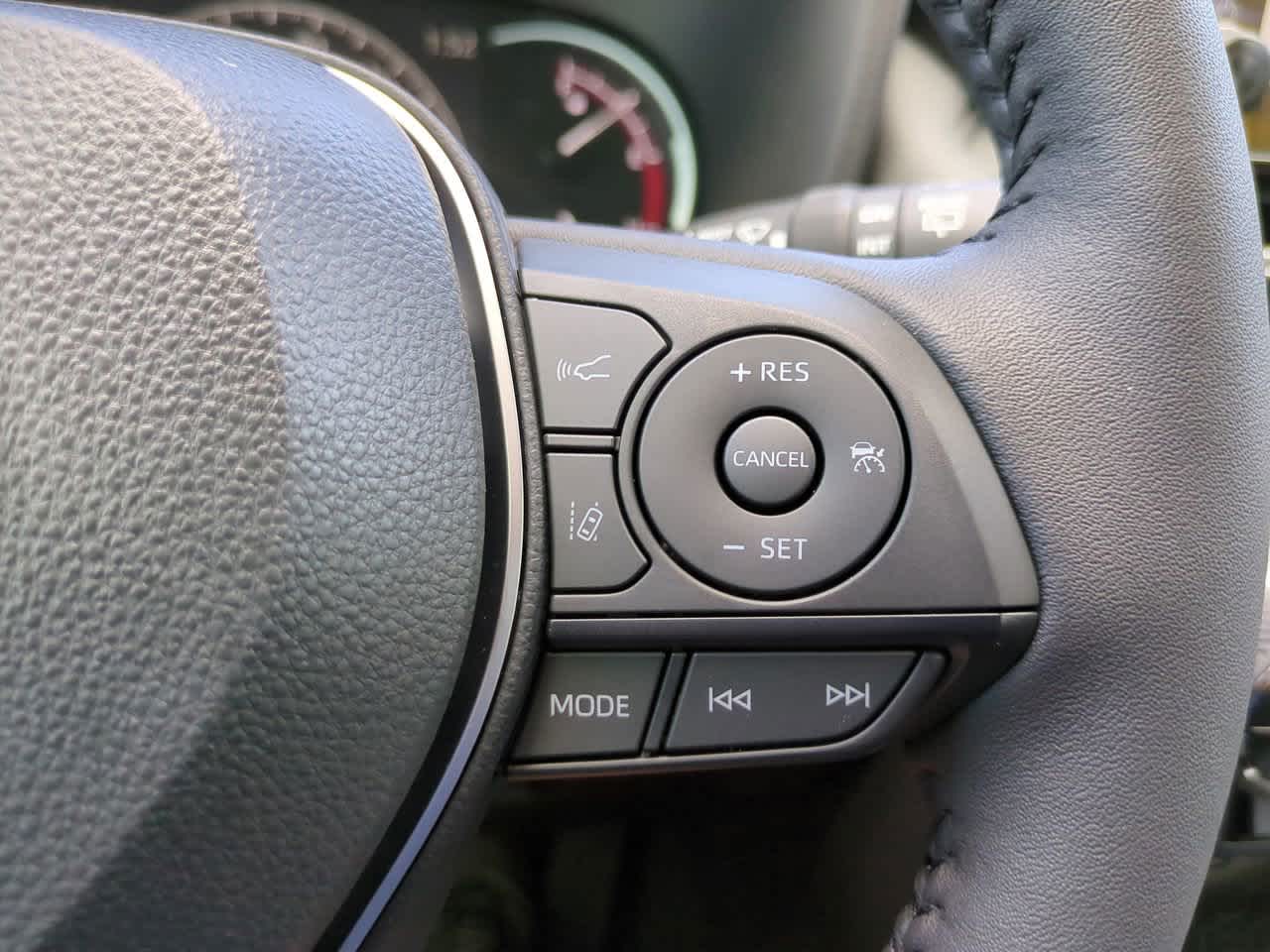 Thumbnail: 2025 Toyota RAV4 - 25