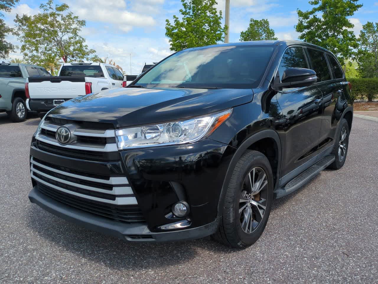 Thumbnail: 2019 Toyota Highlander - 2