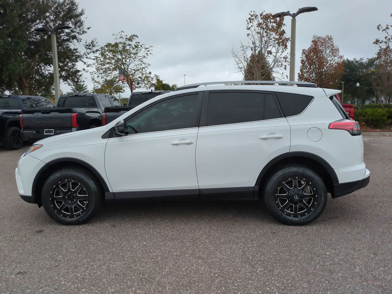 Thumbnail: 2017 Toyota RAV4 - 3