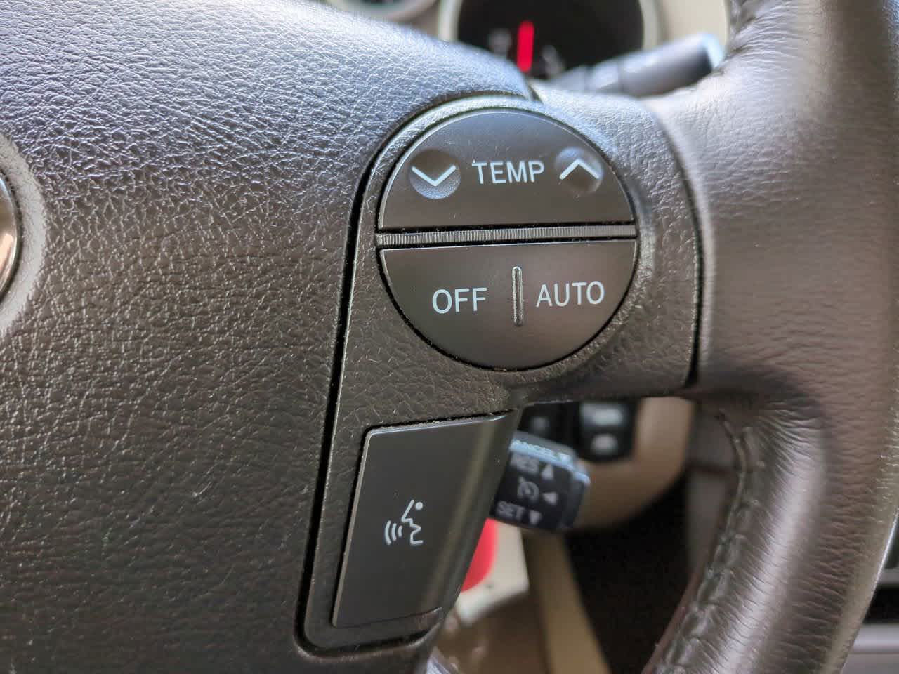 Thumbnail: 2010 Toyota Sequoia - 27