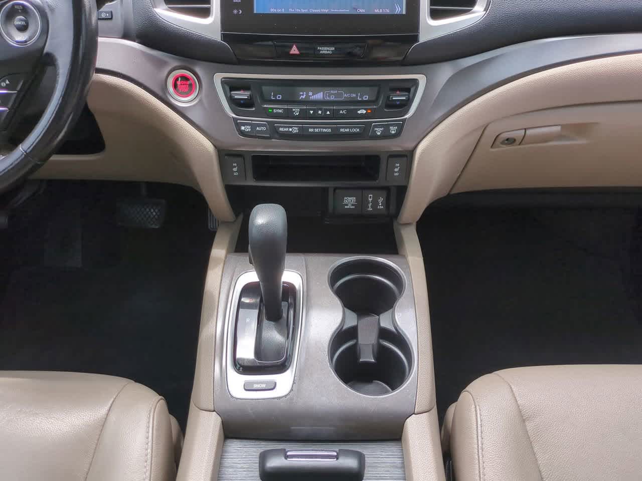 Thumbnail: 2017 Honda Pilot - 19