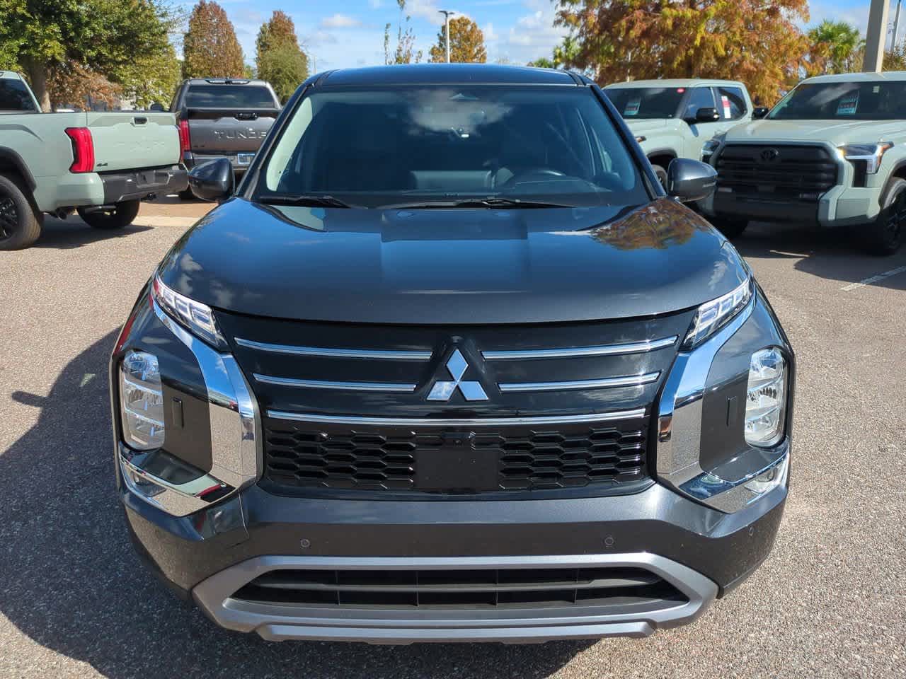 Thumbnail: 2025 Mitsubishi Outlander - 9