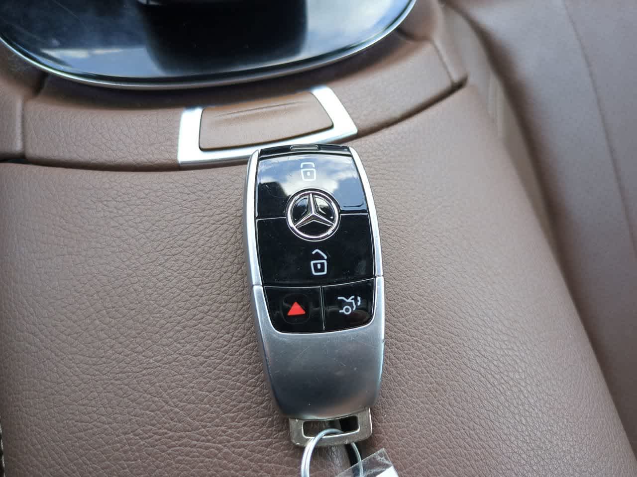 Thumbnail: 2017 Mercedes-Benz E-Class - 29