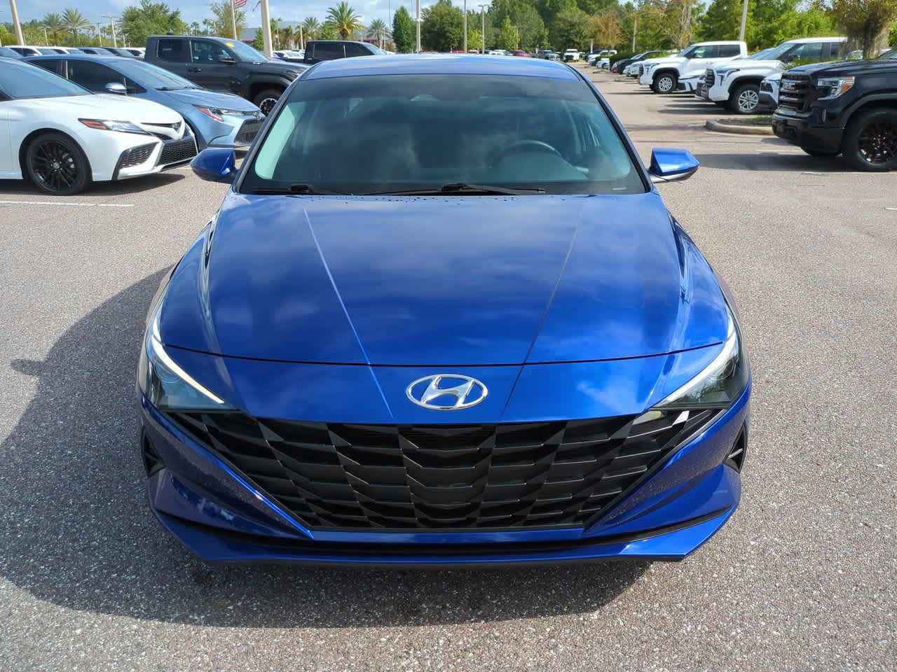 Thumbnail: 2022 Hyundai Elantra - 9