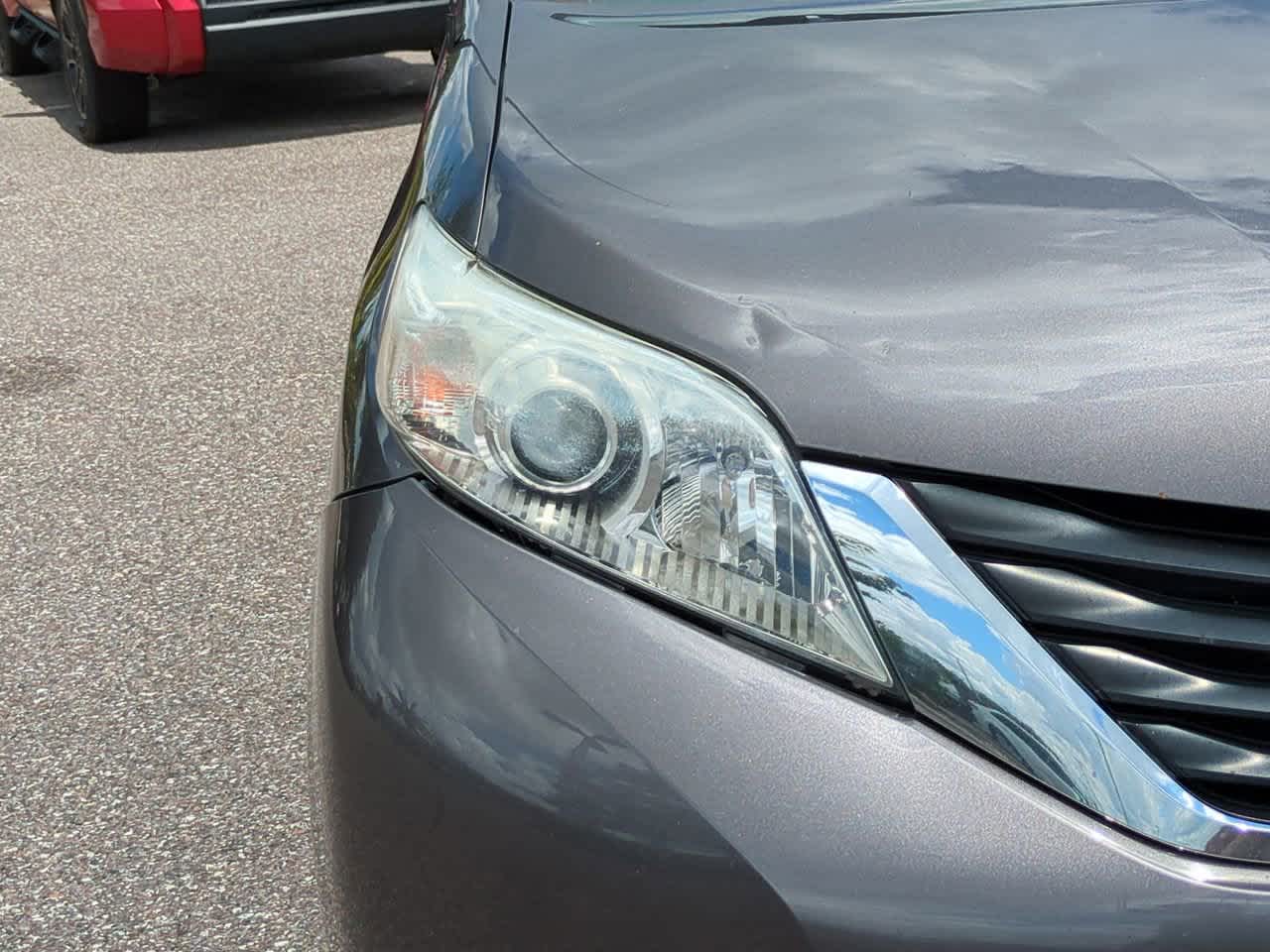 Thumbnail: 2013 Toyota Sienna - 10