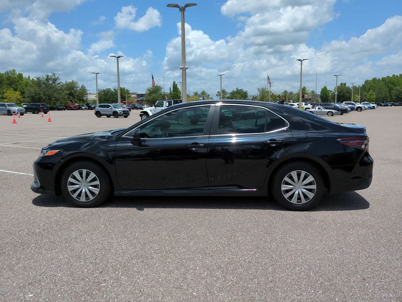 Thumbnail: 2022 Toyota Camry - 3