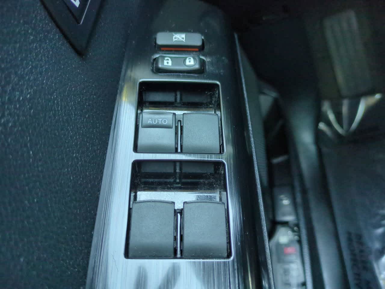 Thumbnail: 2017 Toyota RAV4 - 24