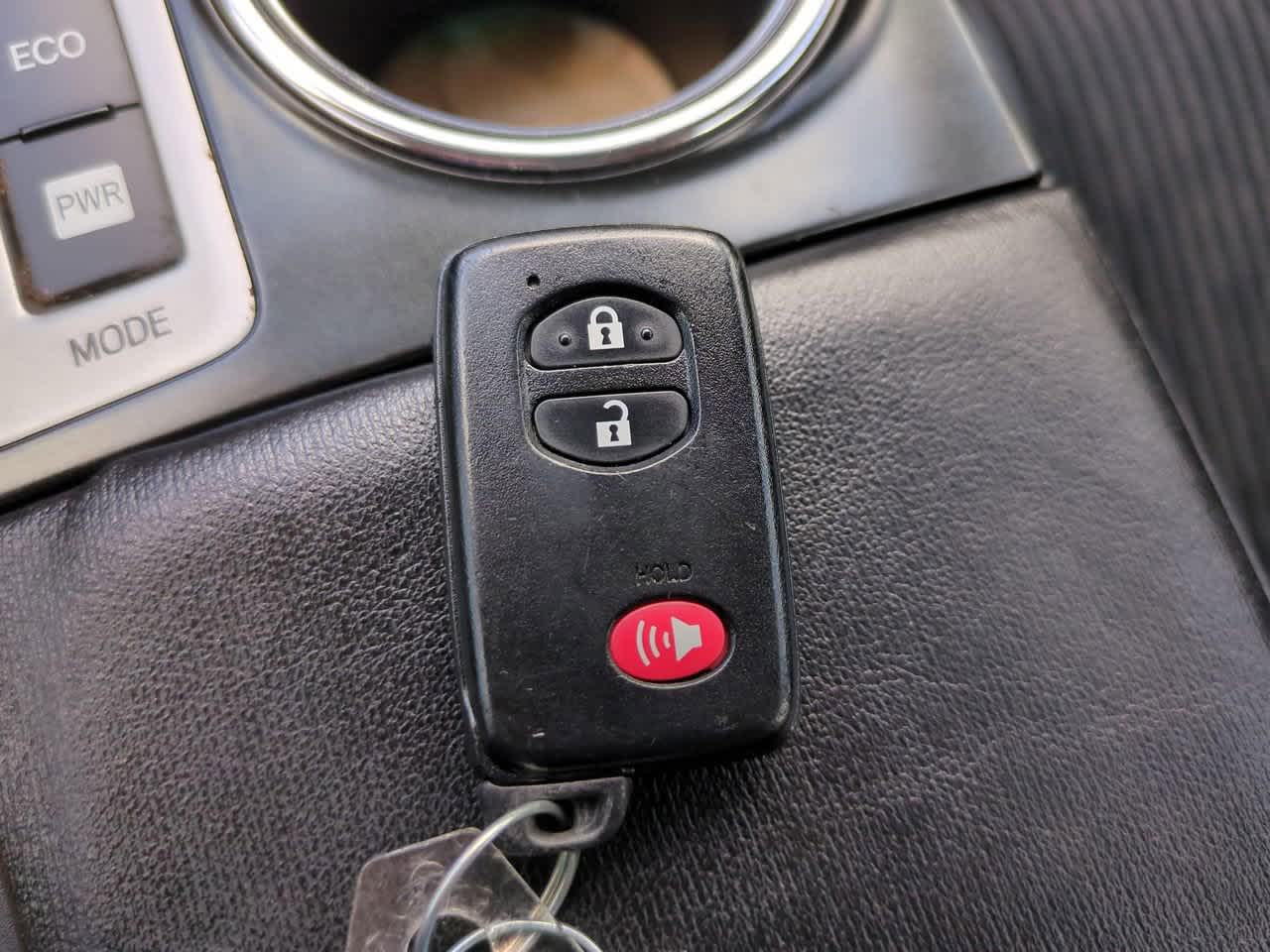 Thumbnail: 2015 Toyota Prius v - 26