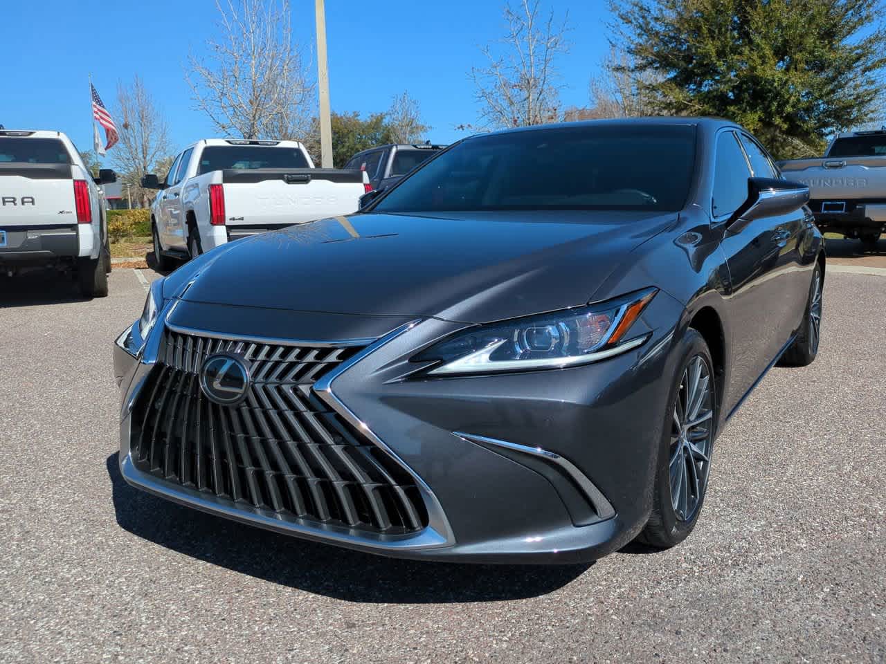 Thumbnail: 2024 Lexus ES - 2