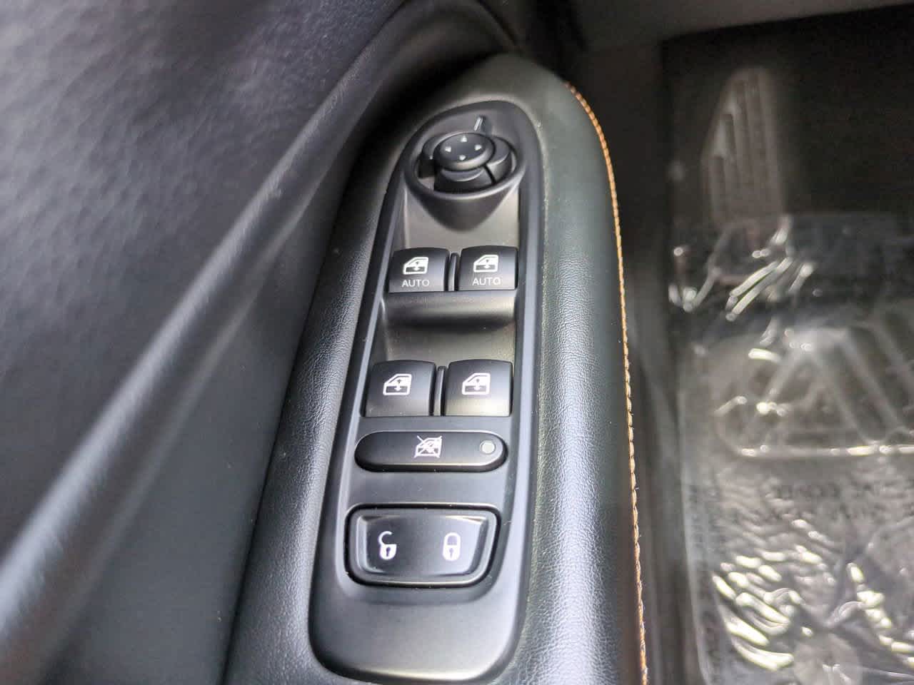 Thumbnail: 2017 Jeep Compass - 21