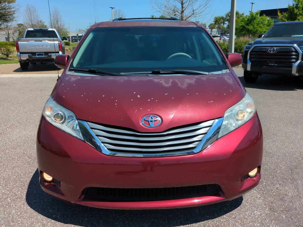 Thumbnail: 2014 Toyota Sienna - 9