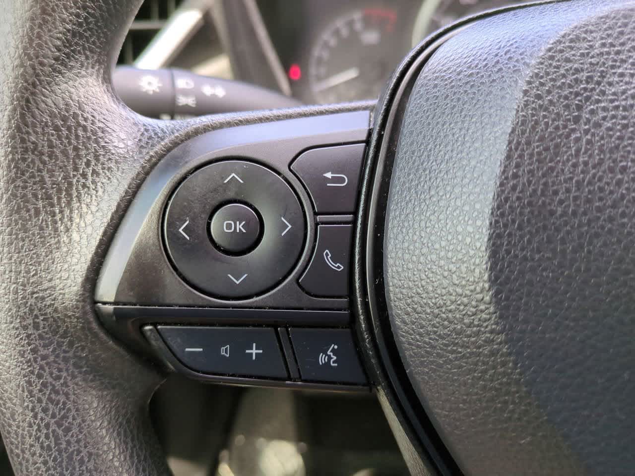 2022 Toyota Corolla LE 22