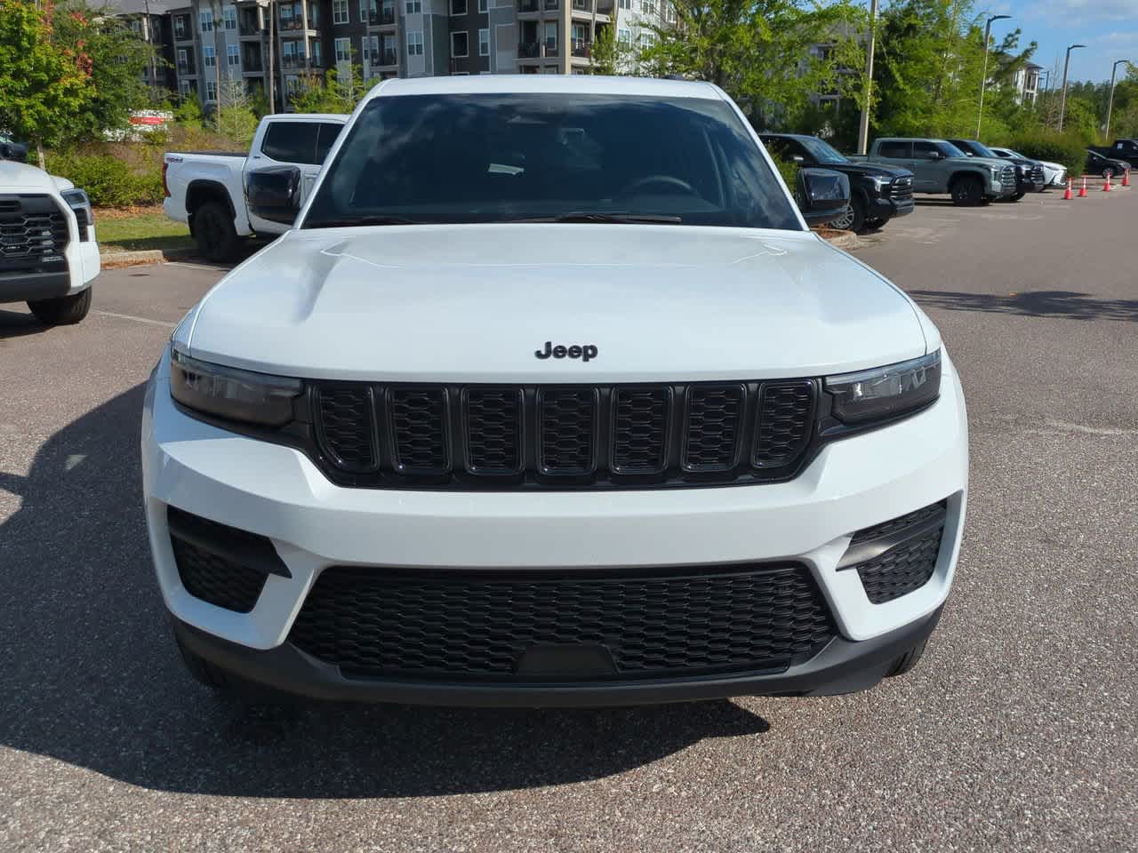 Thumbnail: 2025 Jeep Grand Cherokee - 9