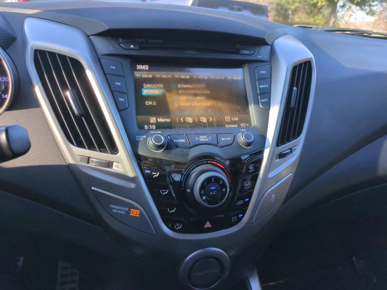 Thumbnail: 2013 Hyundai Veloster - 15