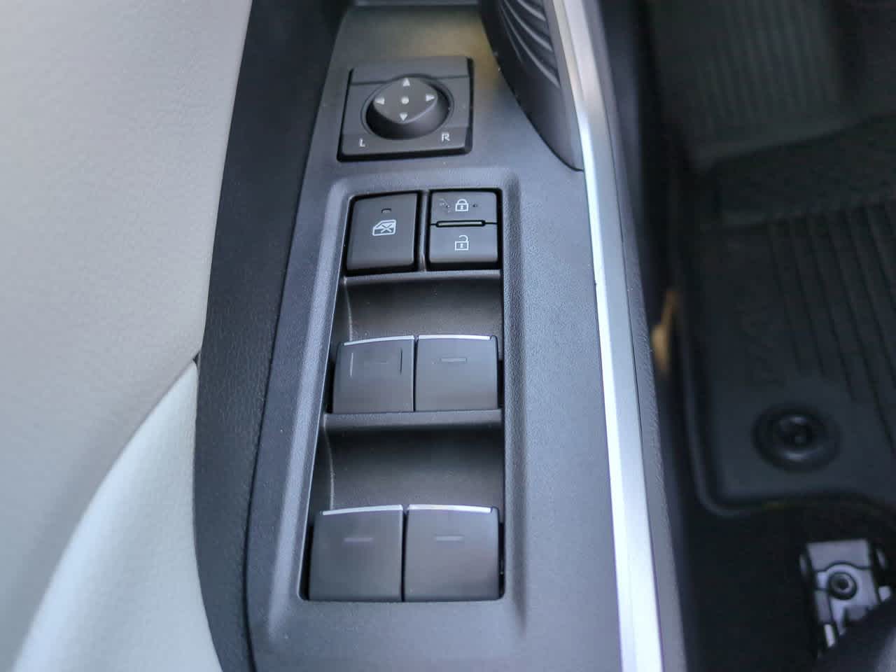 Thumbnail: 2025 Toyota RAV4 - 22