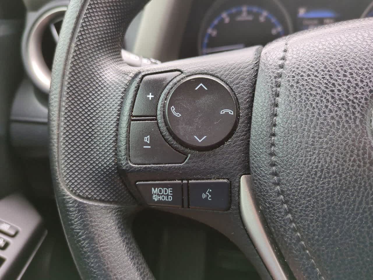 Thumbnail: 2017 Toyota RAV4 - 22