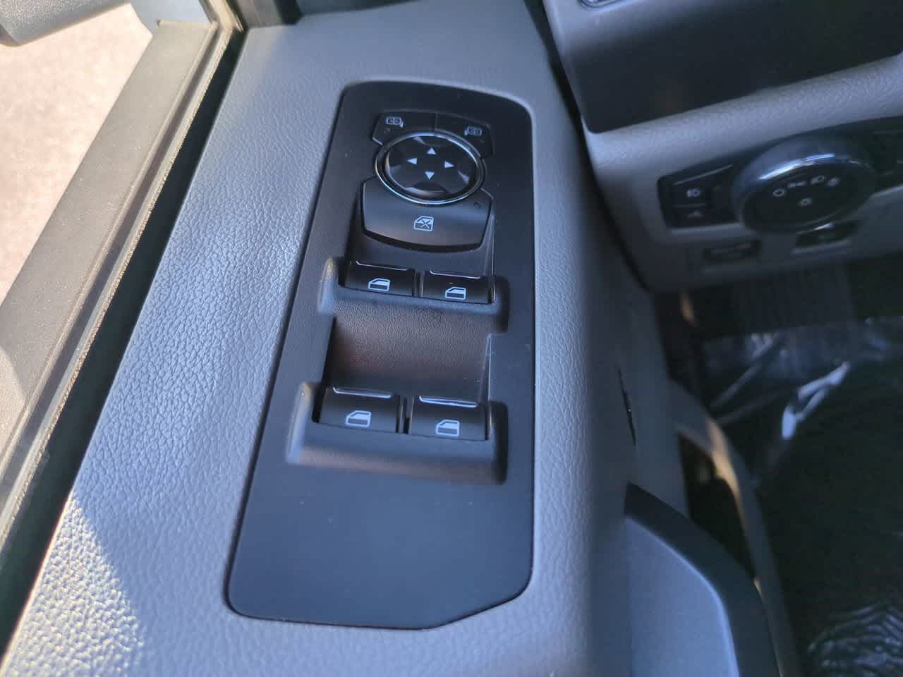 Thumbnail: 2015 Ford F-150 - 21