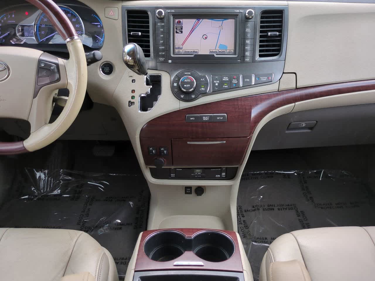 Thumbnail: 2011 Toyota Sienna - 19